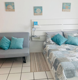 Cama y sofá abierto - Be in Miami