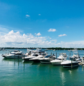 La bahía y sus botes - Be in Miami